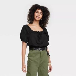 🔴 SOLD 🔴Universal Thread Black Puffed Sleeve Top